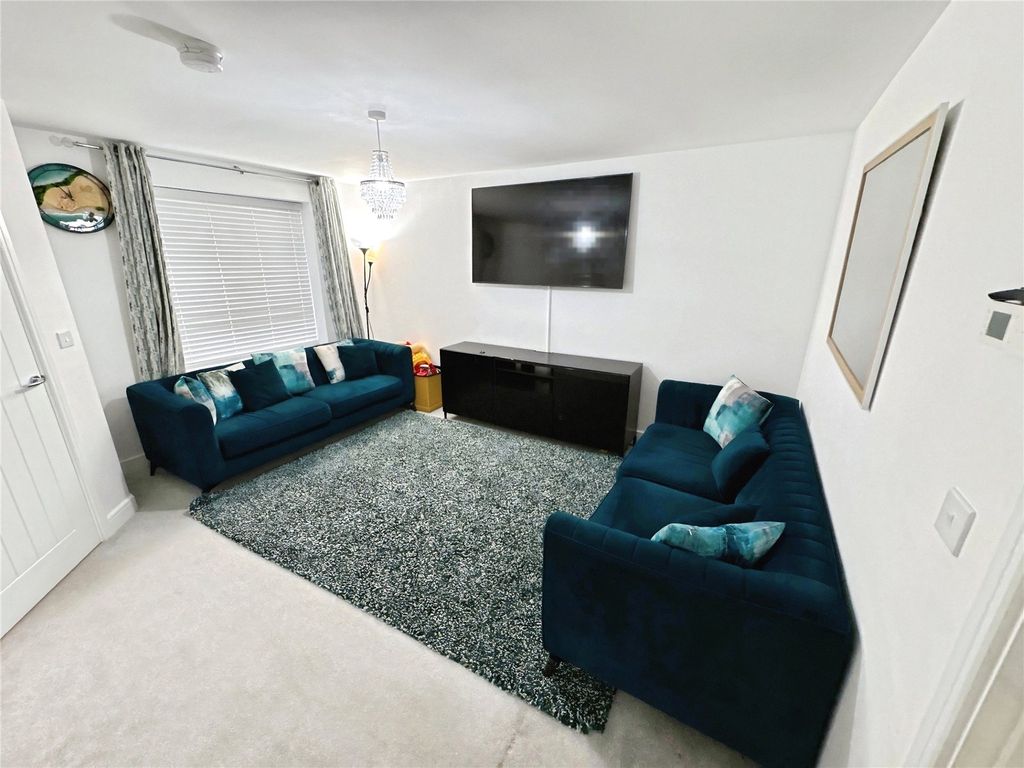 Property photo 3 of 19 Picture No. 04