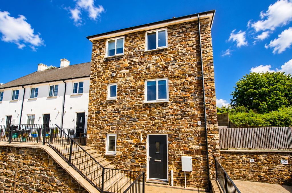 Property photo 1 of 13 Tps Bodmin 01208 74182