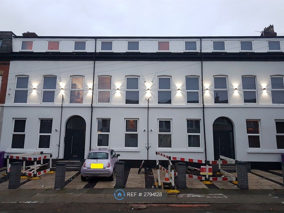 Property photo 2 of 8