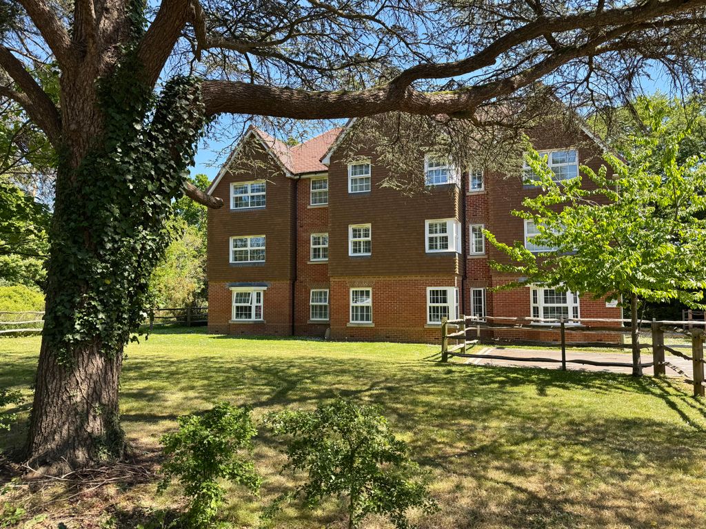 Property photo 1 of 10 External