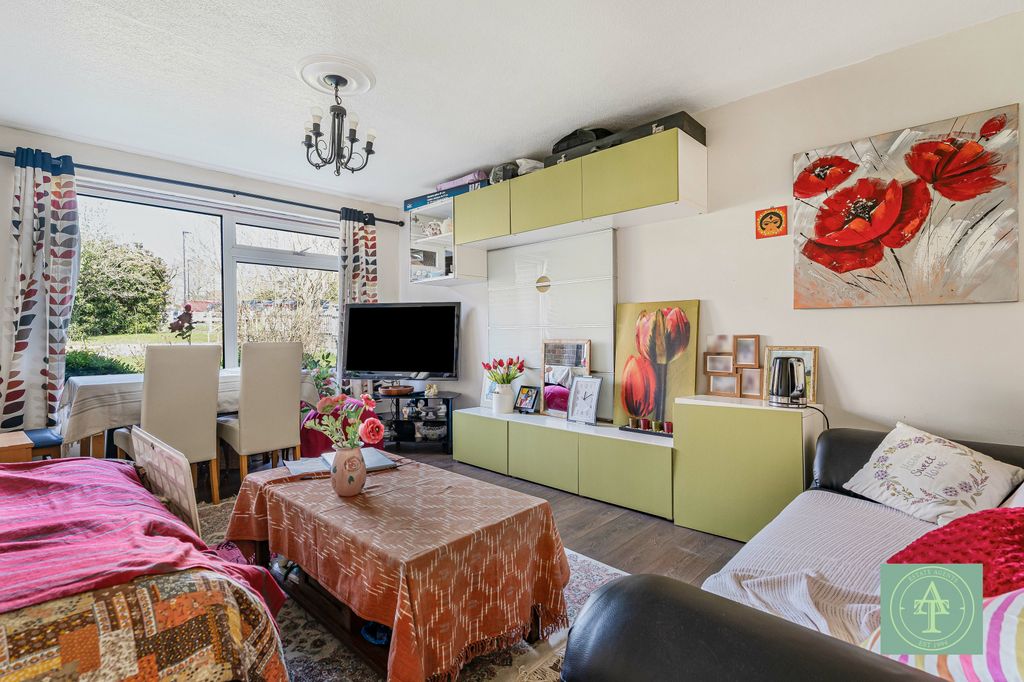 Property photo 2 of 12 Gallery