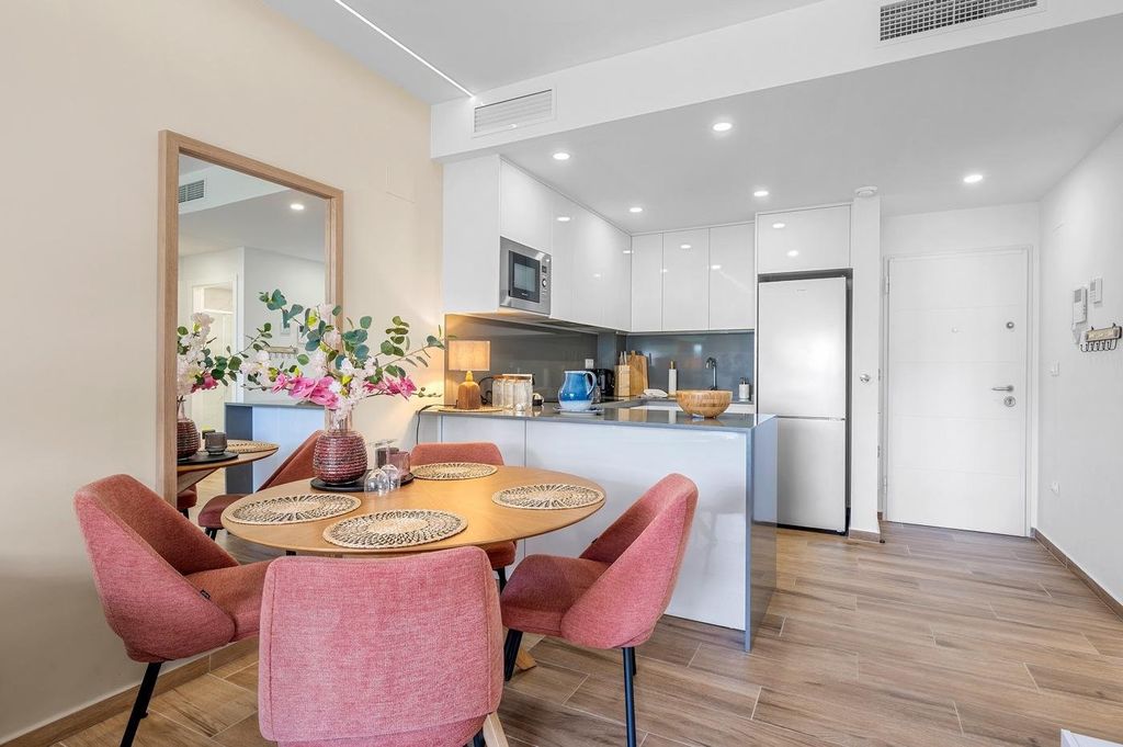 Property photo 3 of 32