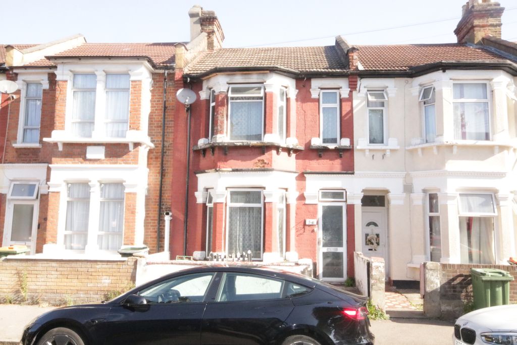 Property photo 1 of 12 3Â Bedroom Terraced For Sale
