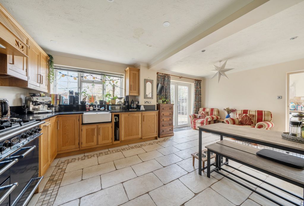 Property photo 3 of 17 1432967-8-69c3F74...