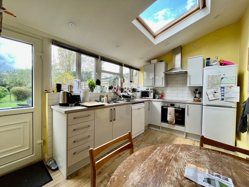 Property photo 3 of 12 Kitchen/Dining