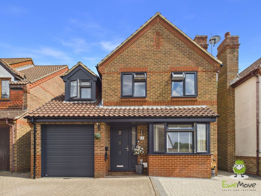 Property photo 1 of 31 Ewemove Estate Agents Basingstoke - Highwood Ridge