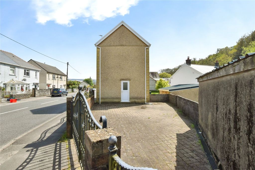 Property photo 2 of 15 Picture No. 07