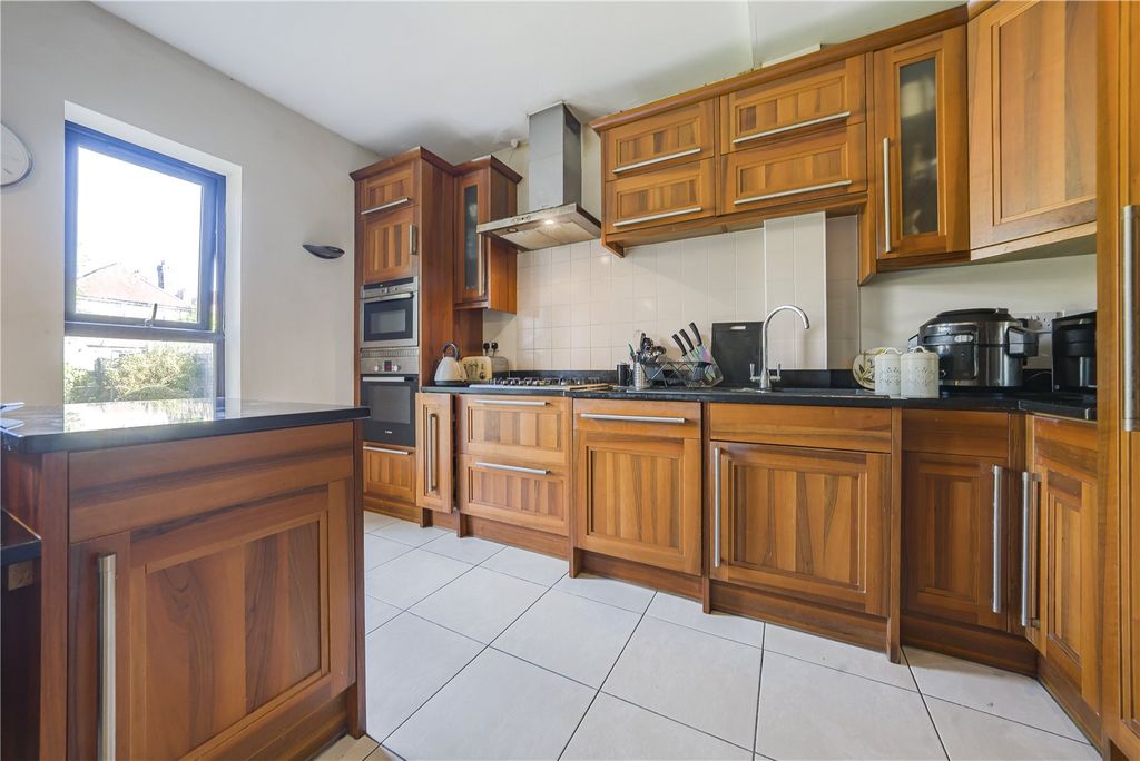 Property photo 2 of 15 Kitchen