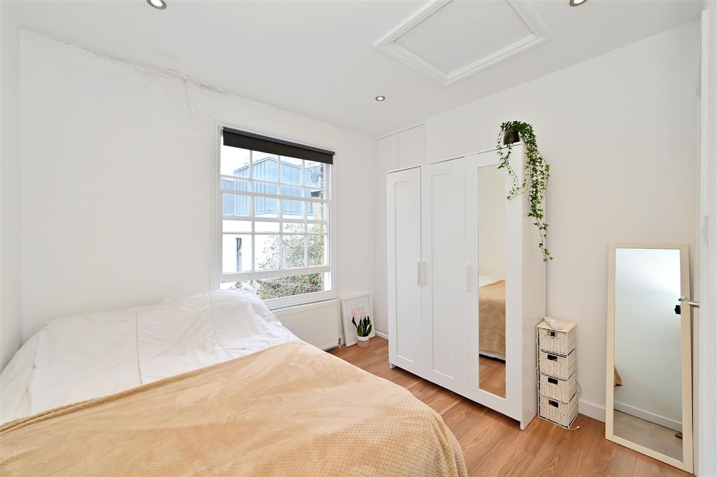 Property photo 3 of 6 Commercial-Road (1).Jpg