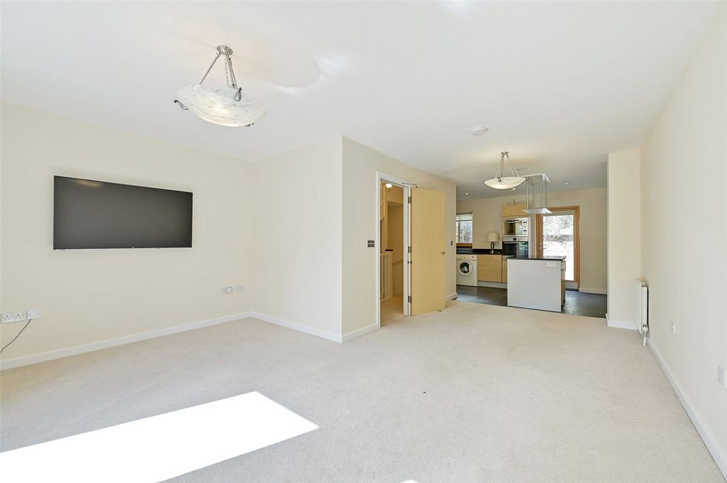 Property photo 1 of 10 Picture No. 14