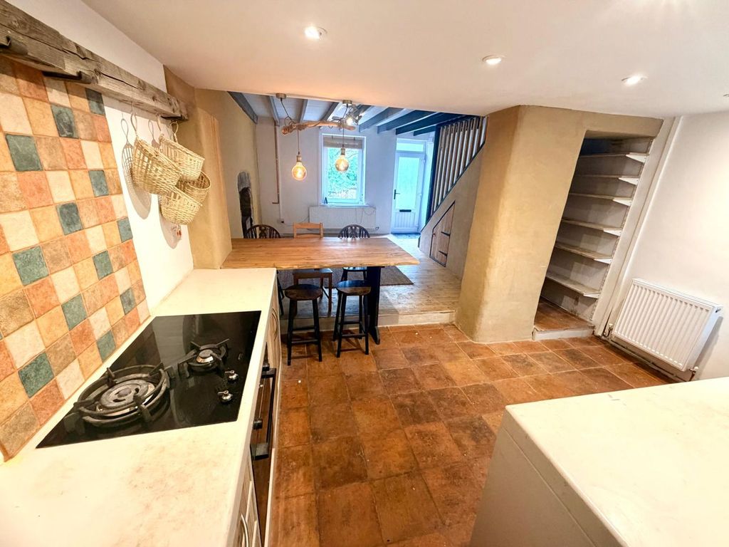 Property photo 1 of 31