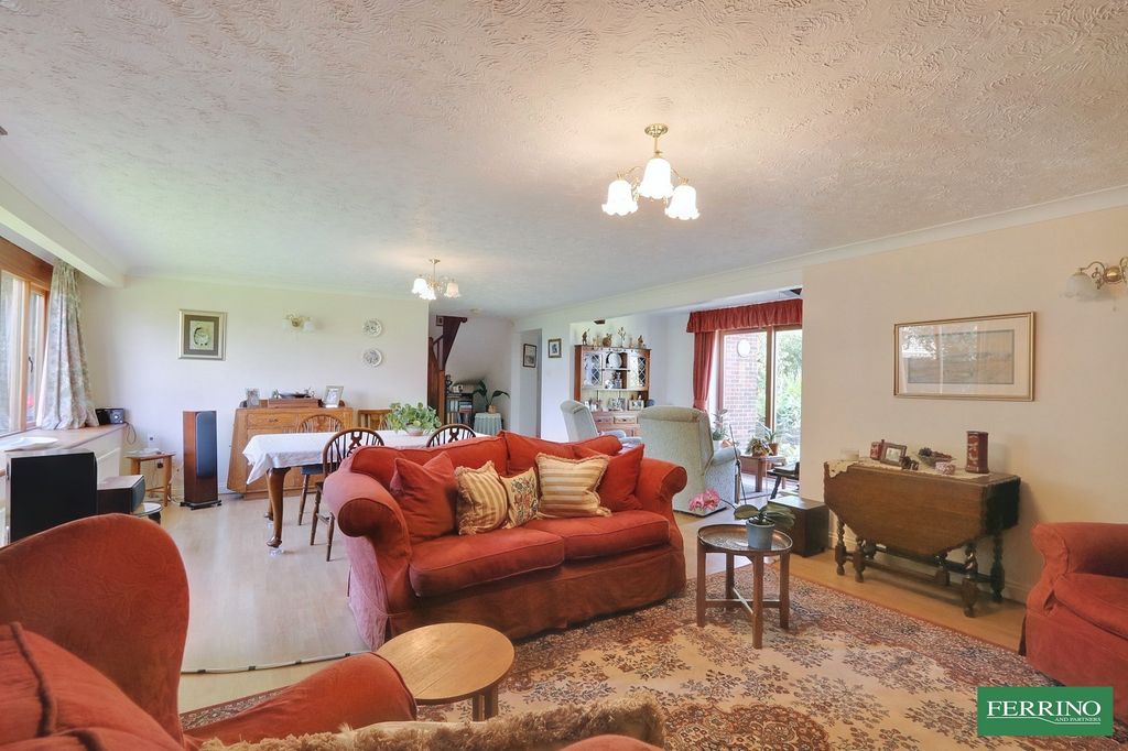 Property photo 3 of 22 Sitting Room