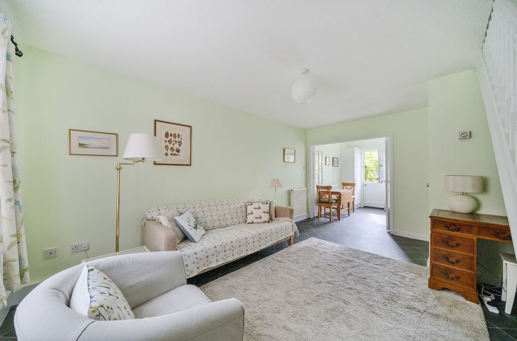 Property photo 2 of 11 1306682-11-68486F...