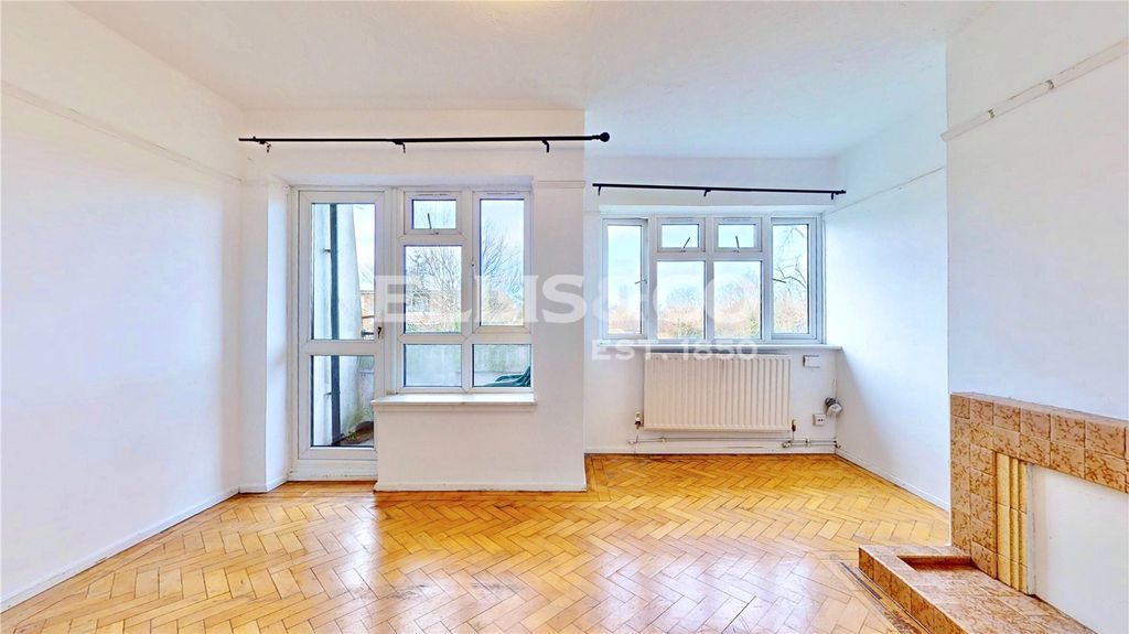 Property photo 2 of 17 Picture No. 40