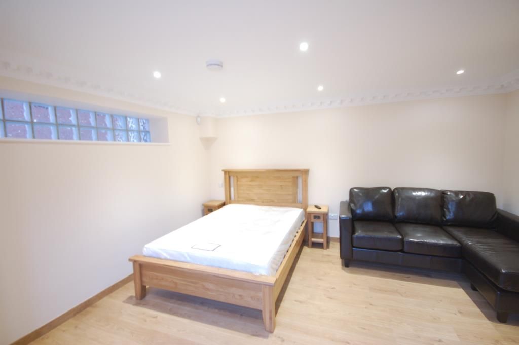 Property photo 2 of 8 Reception/Bedroom