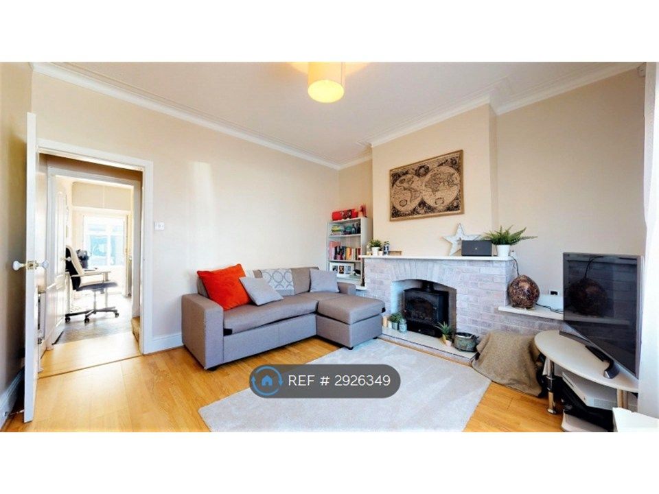 Property photo 2 of 12 Lounge