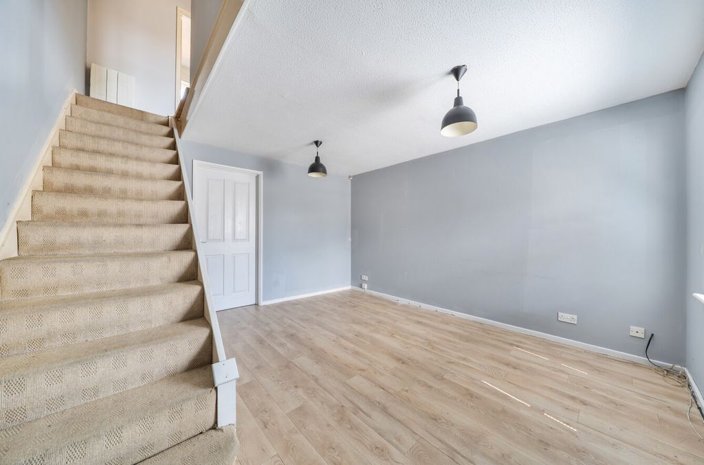 Property photo 3 of 20 1462753-11-6A064B...