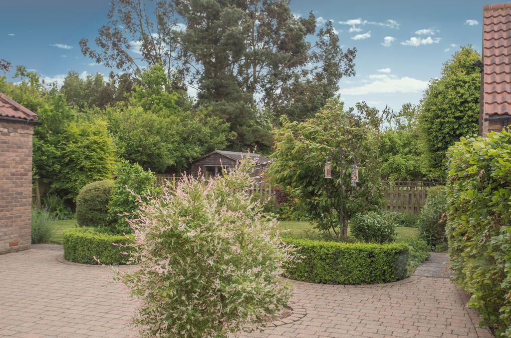 Property photo 2 of 30 06