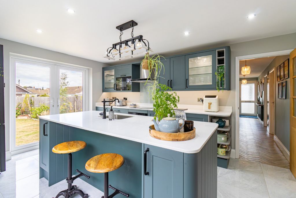 Property photo 2 of 30 5248973