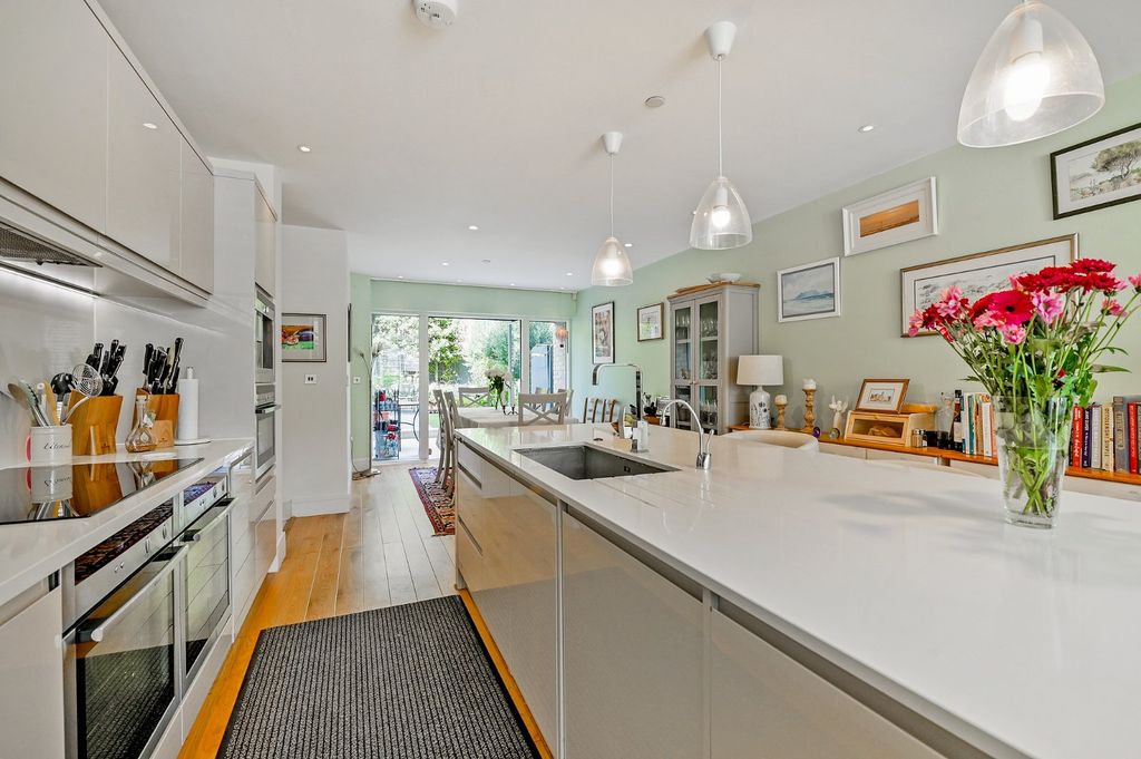 Property photo 3 of 14 Kitchen