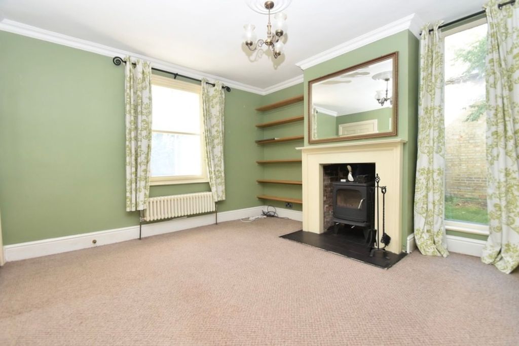 Property photo 2 of 20
