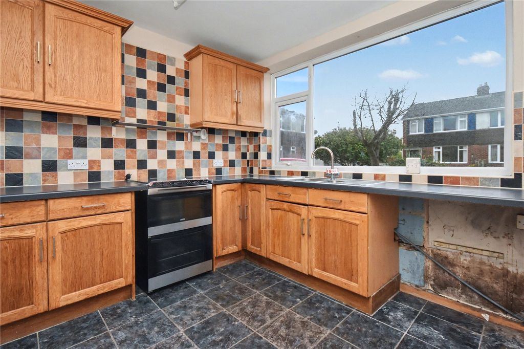 Property photo 2 of 16 Picture No. 14