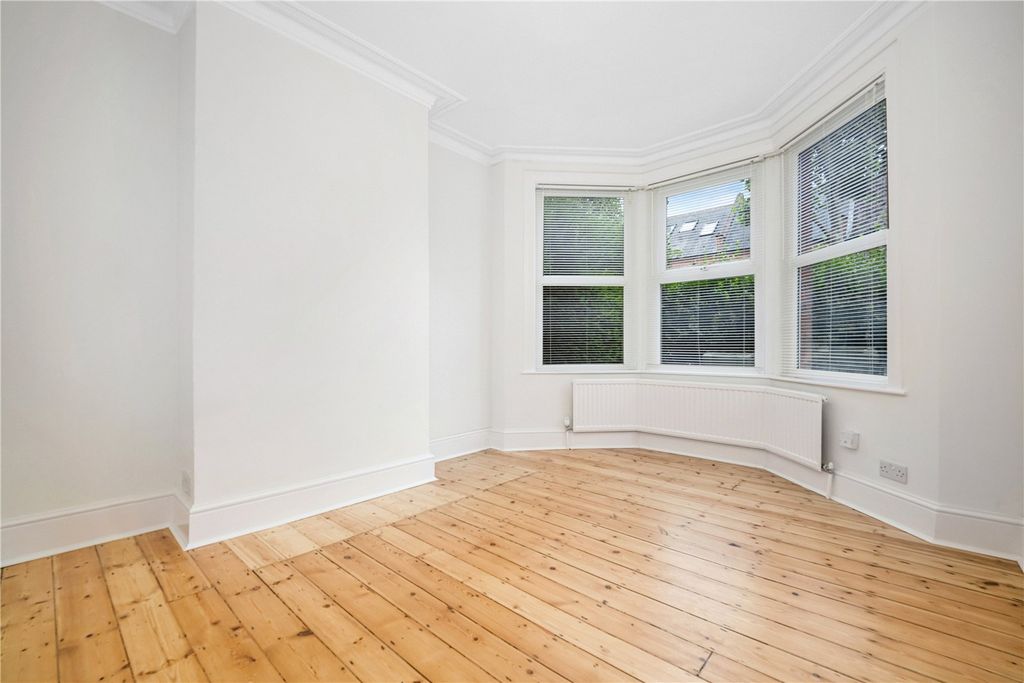 Property photo 2 of 14 Picture No. 10