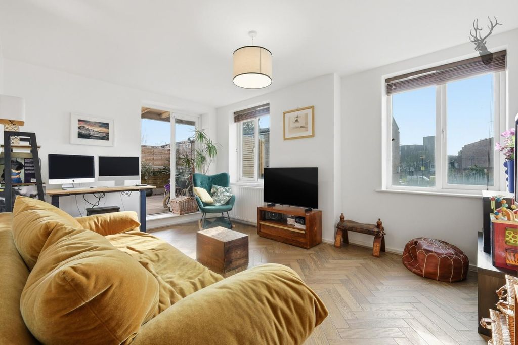 Property photo 2 of 13