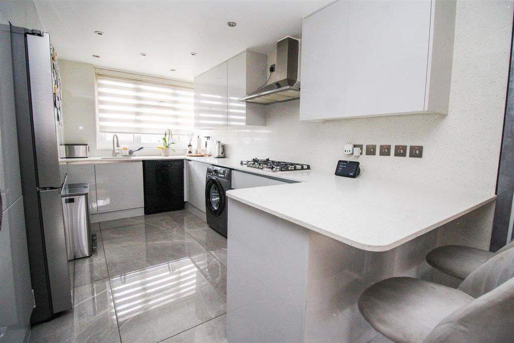 Property photo 2 of 12 Img_0414.Jpg