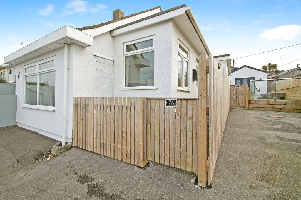 Property photo 1 of 18 Front