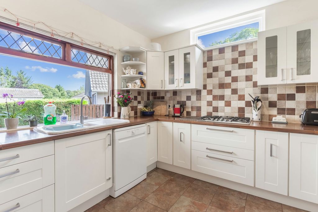 Property photo 3 of 36 Kitchen