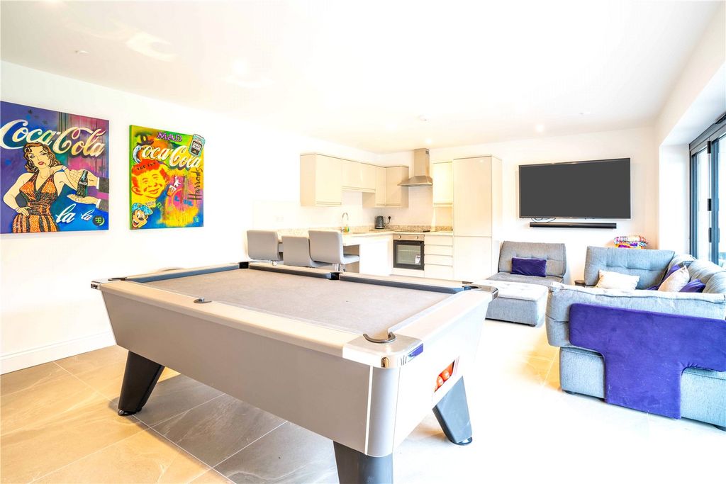 Additional image 27 of 5 bed detached house for saleDetached House Close To Station, Loughton, Essex IG10