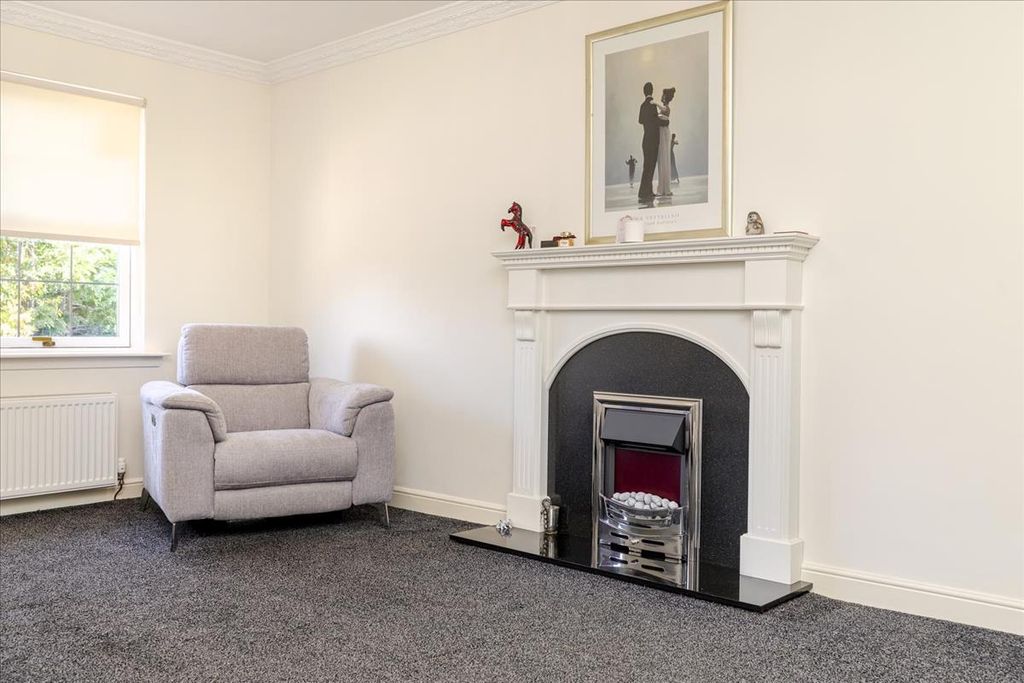 Property photo 3 of 38