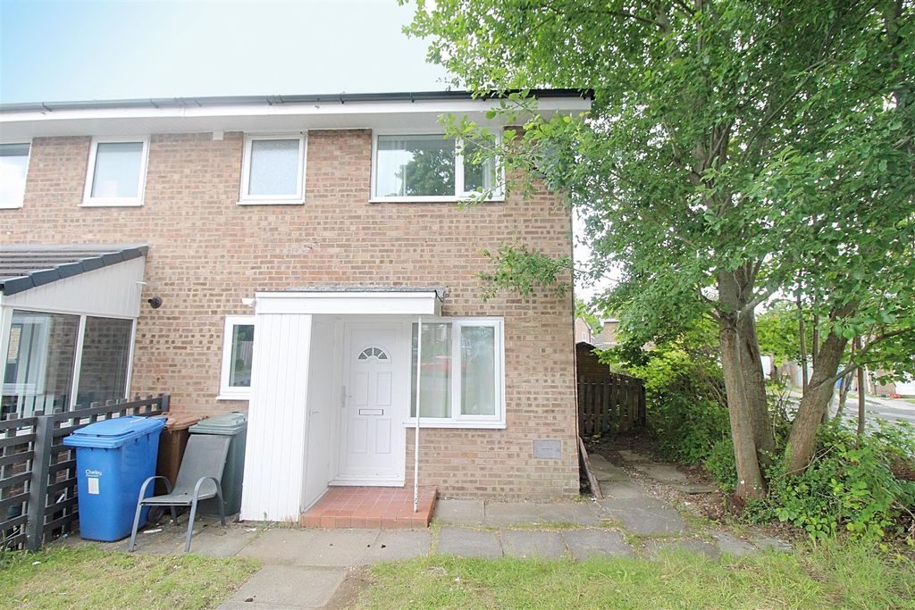 Property photo 1 of 9 External