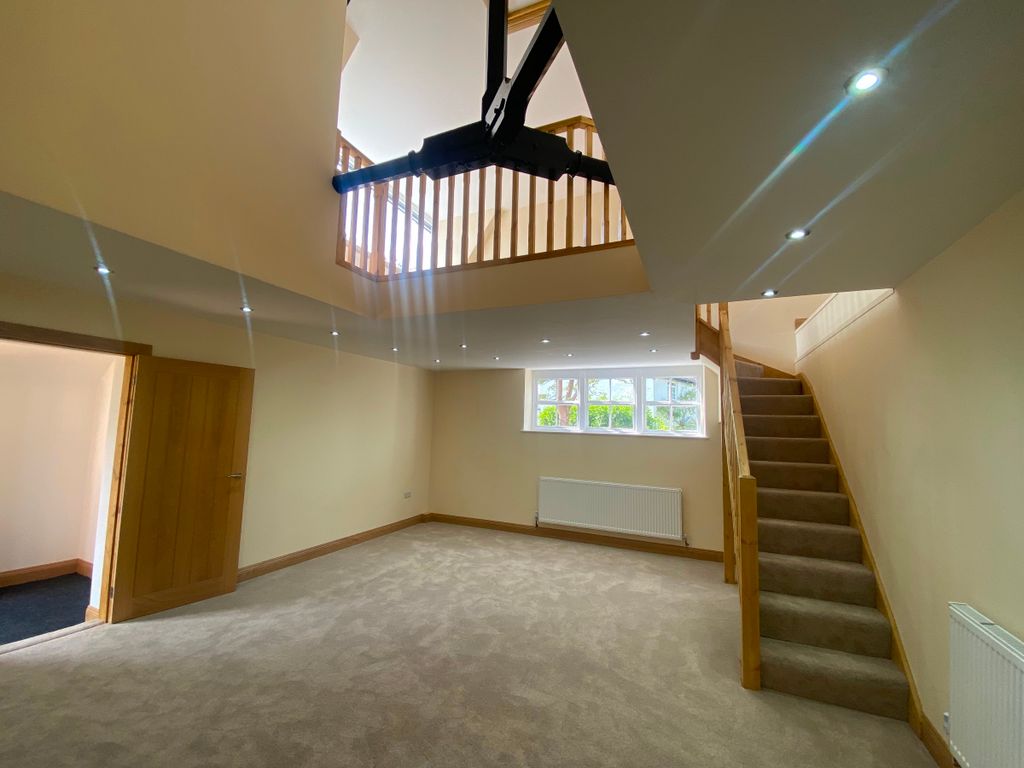Property photo 2 of 25