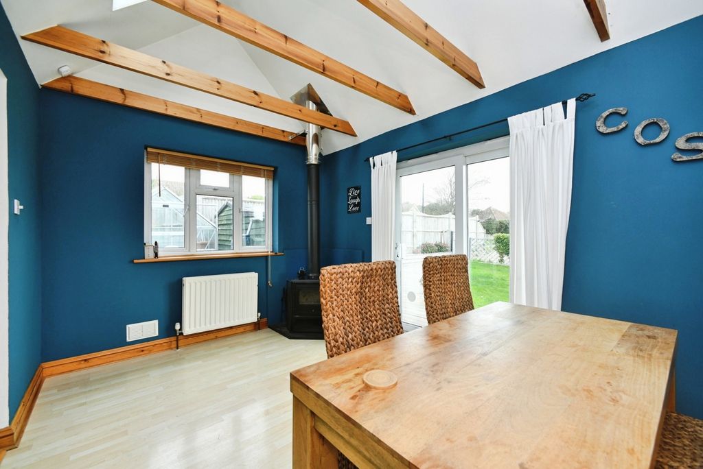 Property photo 2 of 17 Photo