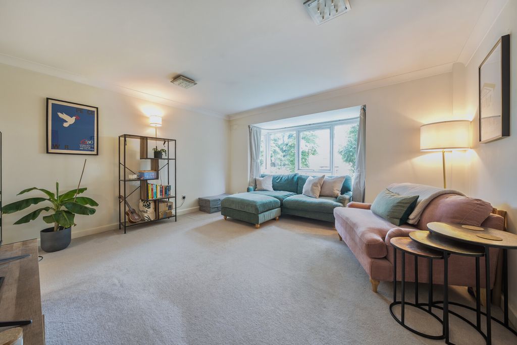 Property photo 2 of 16 1330723-22-6888E0...
