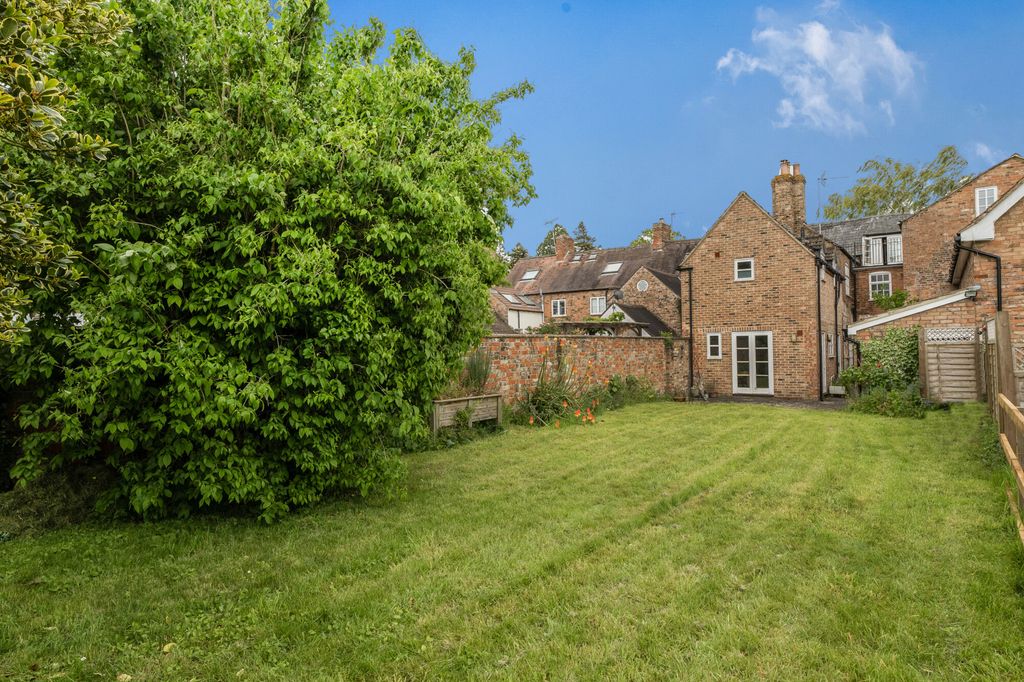 Property photo 2 of 24