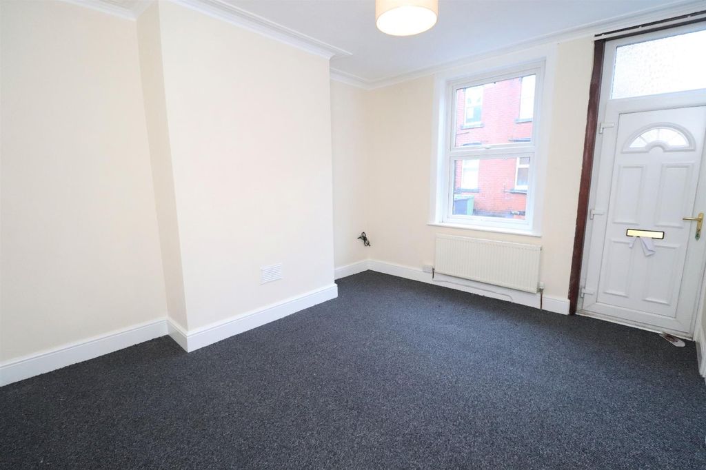 Property photo 3 of 9 0 General