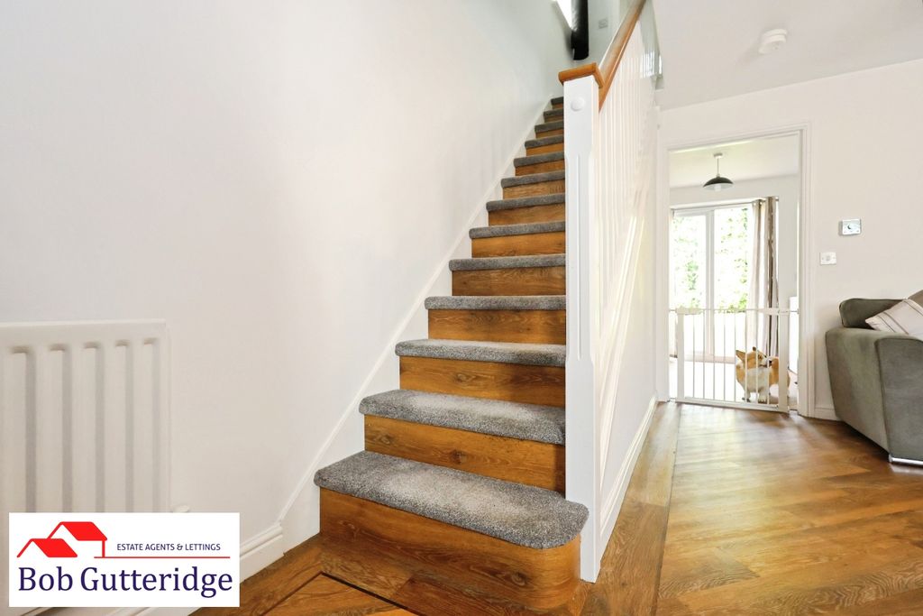 Property photo 3 of 20 Pbox-Img.Jpg
