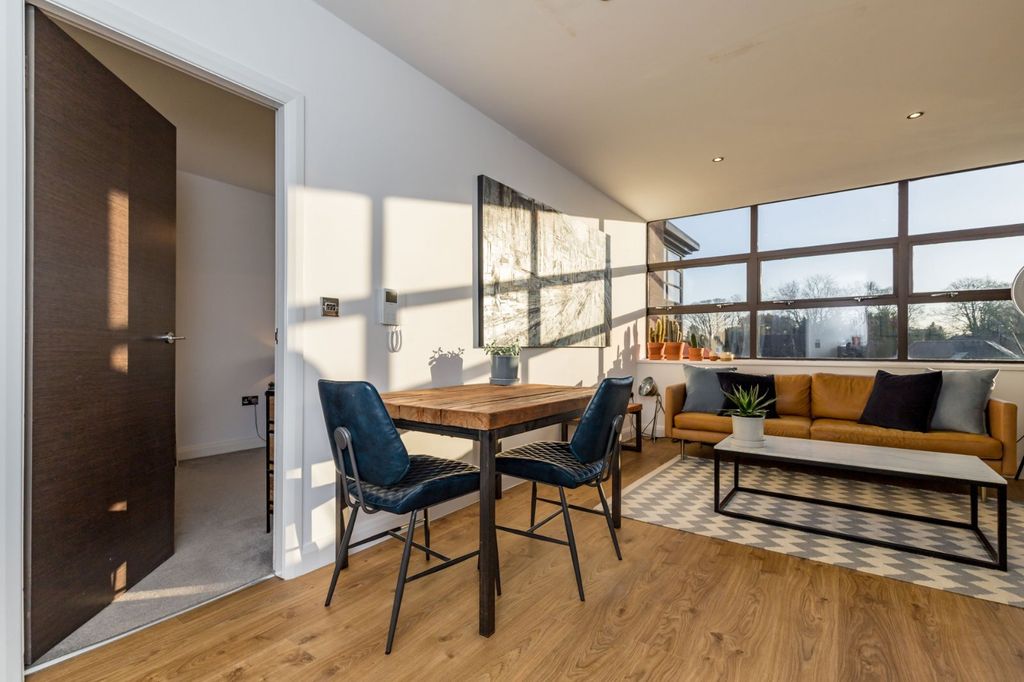 Property photo 3 of 12 Picture No. 10