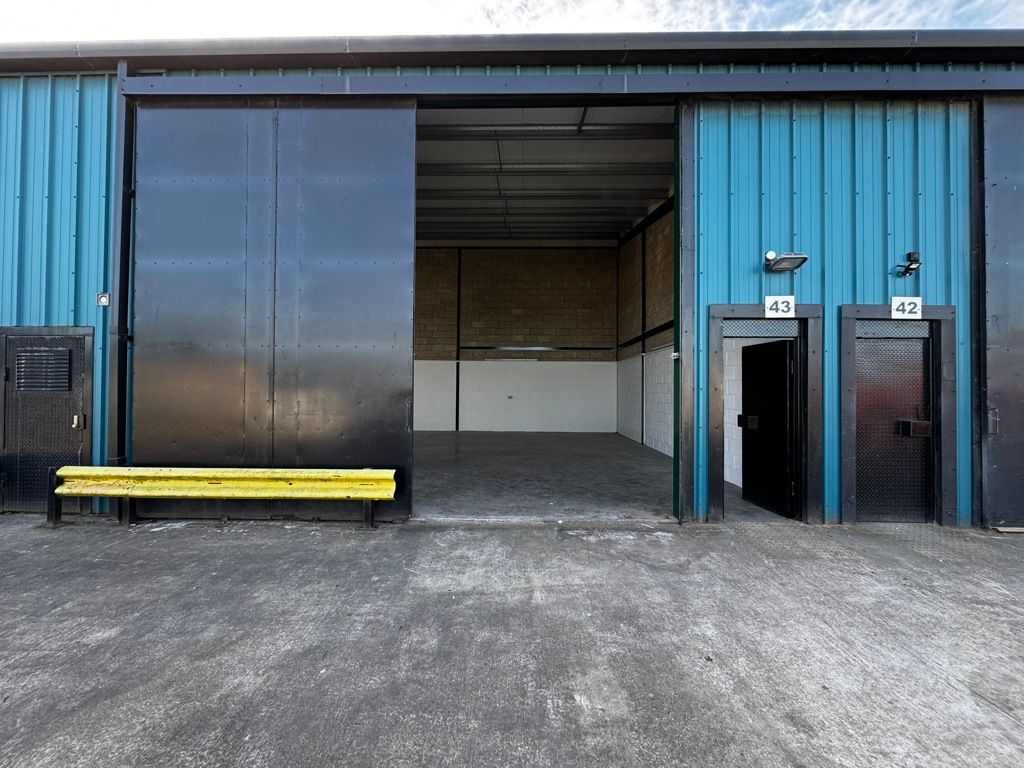 Property photo 1 of 7 Photo 3