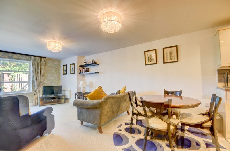 Property photo 2 of 8