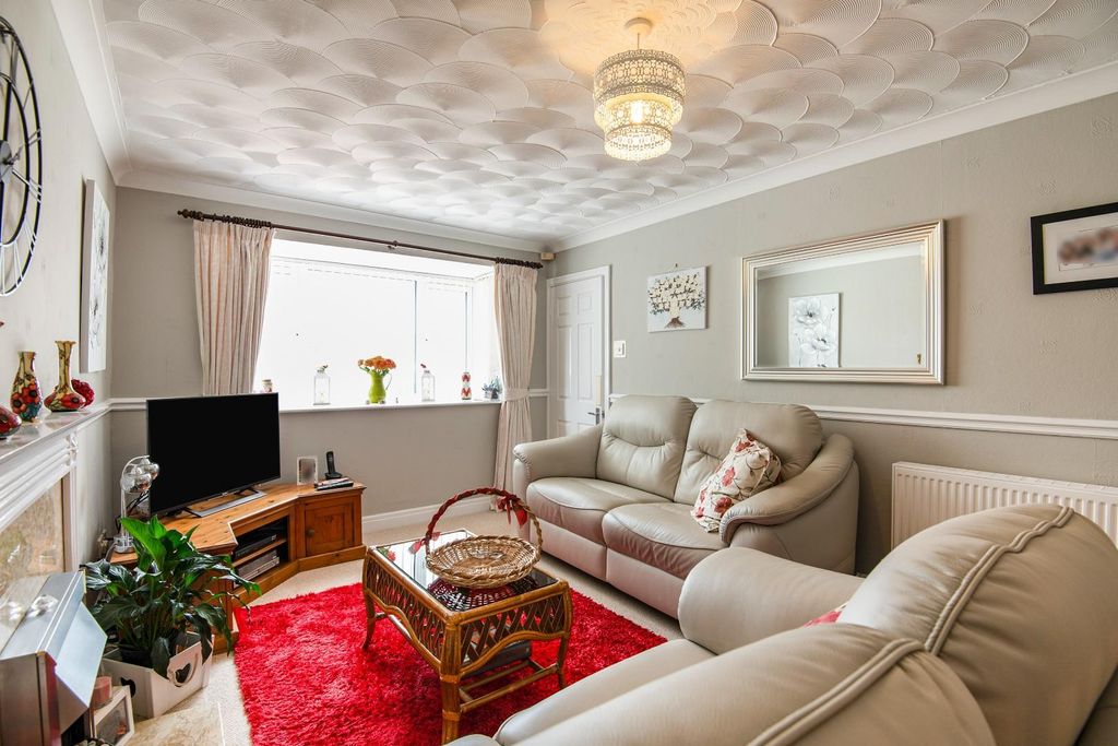 Property photo 3 of 18 6Loxleyclose-6.Jpg