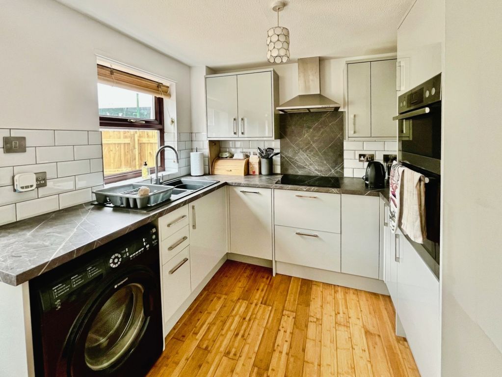 Property photo 2 of 20