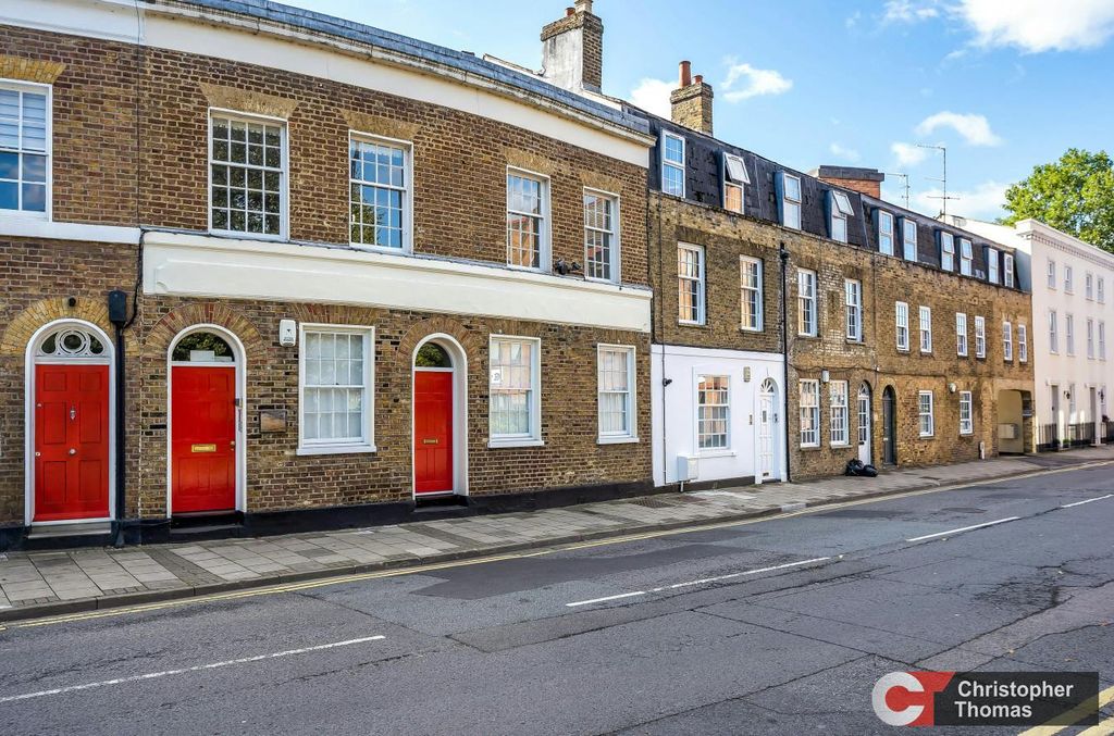 Property photo 1 of 10 Victoria Street Frontage.Jpg