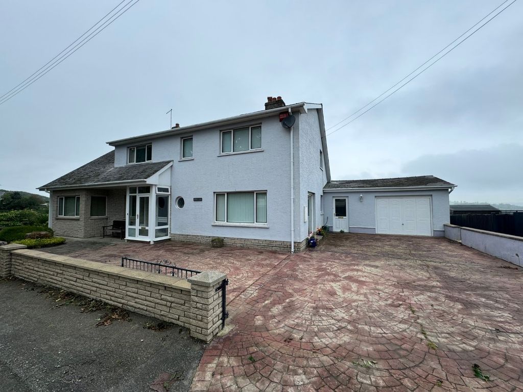 Property photo 1 of 43