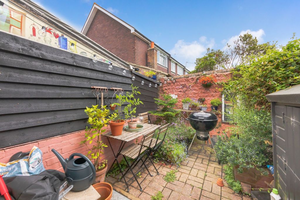 Property photo 3 of 11