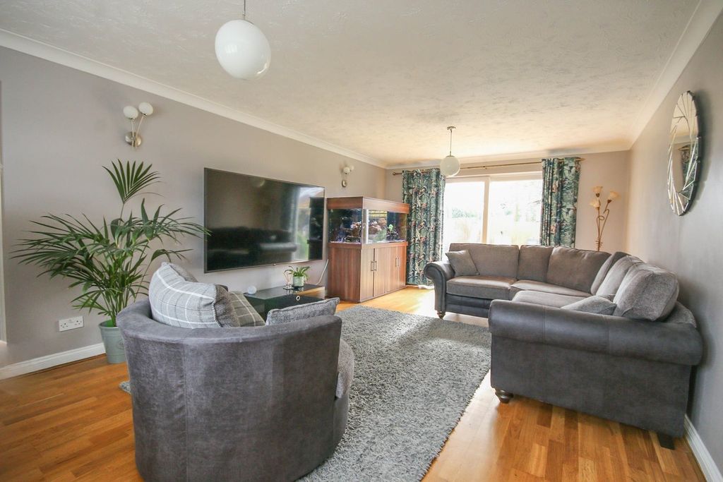 Property photo 2 of 22