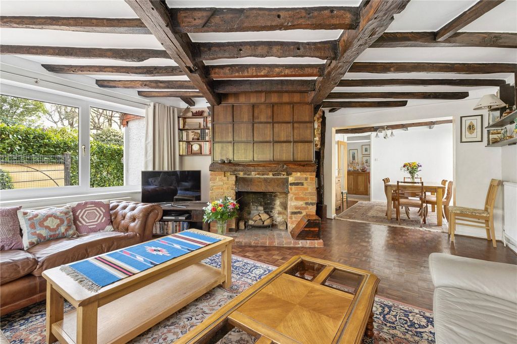 Property photo 2 of 22 Sitting Room